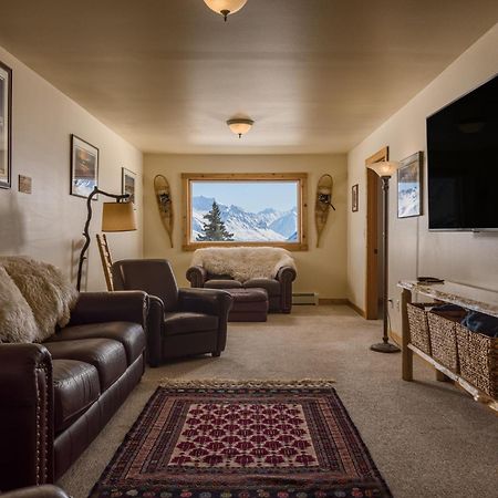 Majestic Valley Wilderness Lodge Sutton-Alpine Экстерьер фото