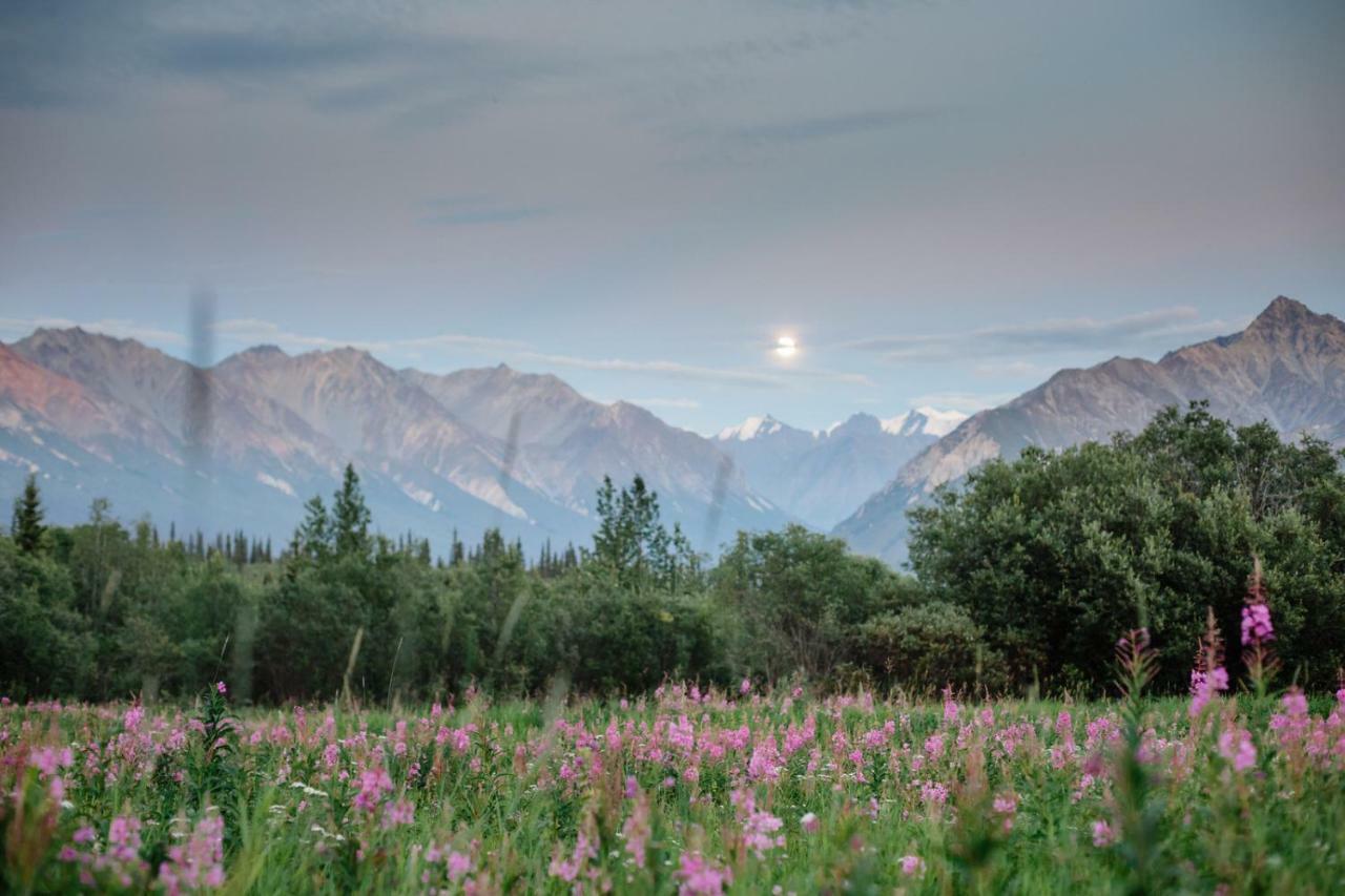 Majestic Valley Wilderness Lodge Sutton-Alpine Экстерьер фото